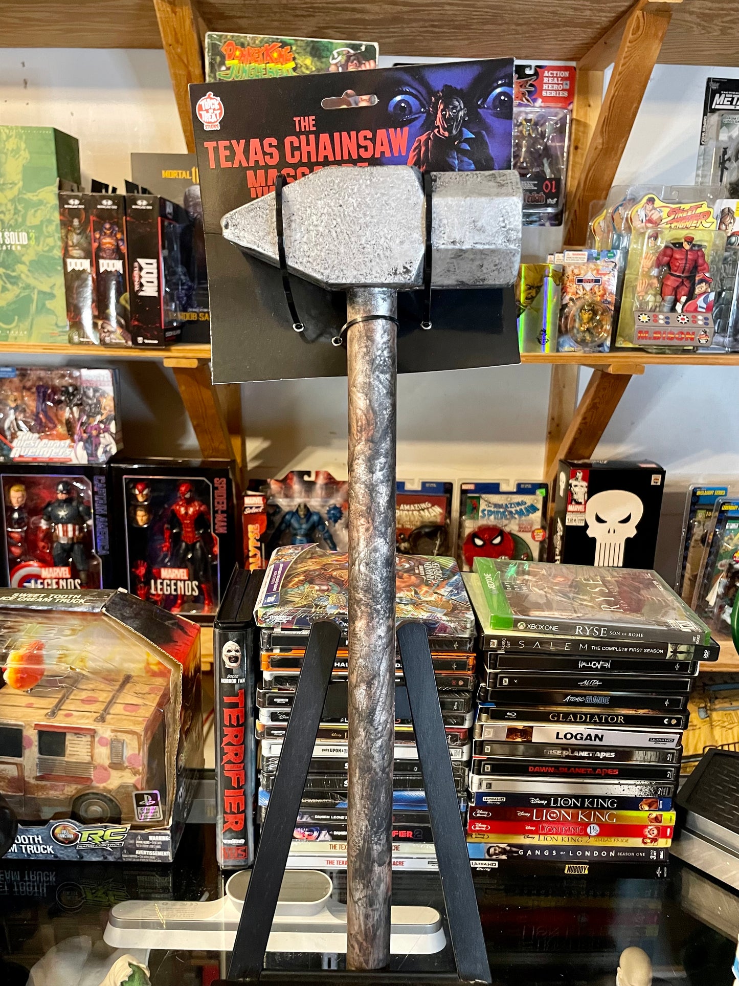 THE TEXAS CHAINSAW MASSACRE (1974) - SLEDGEHAMMER PROP