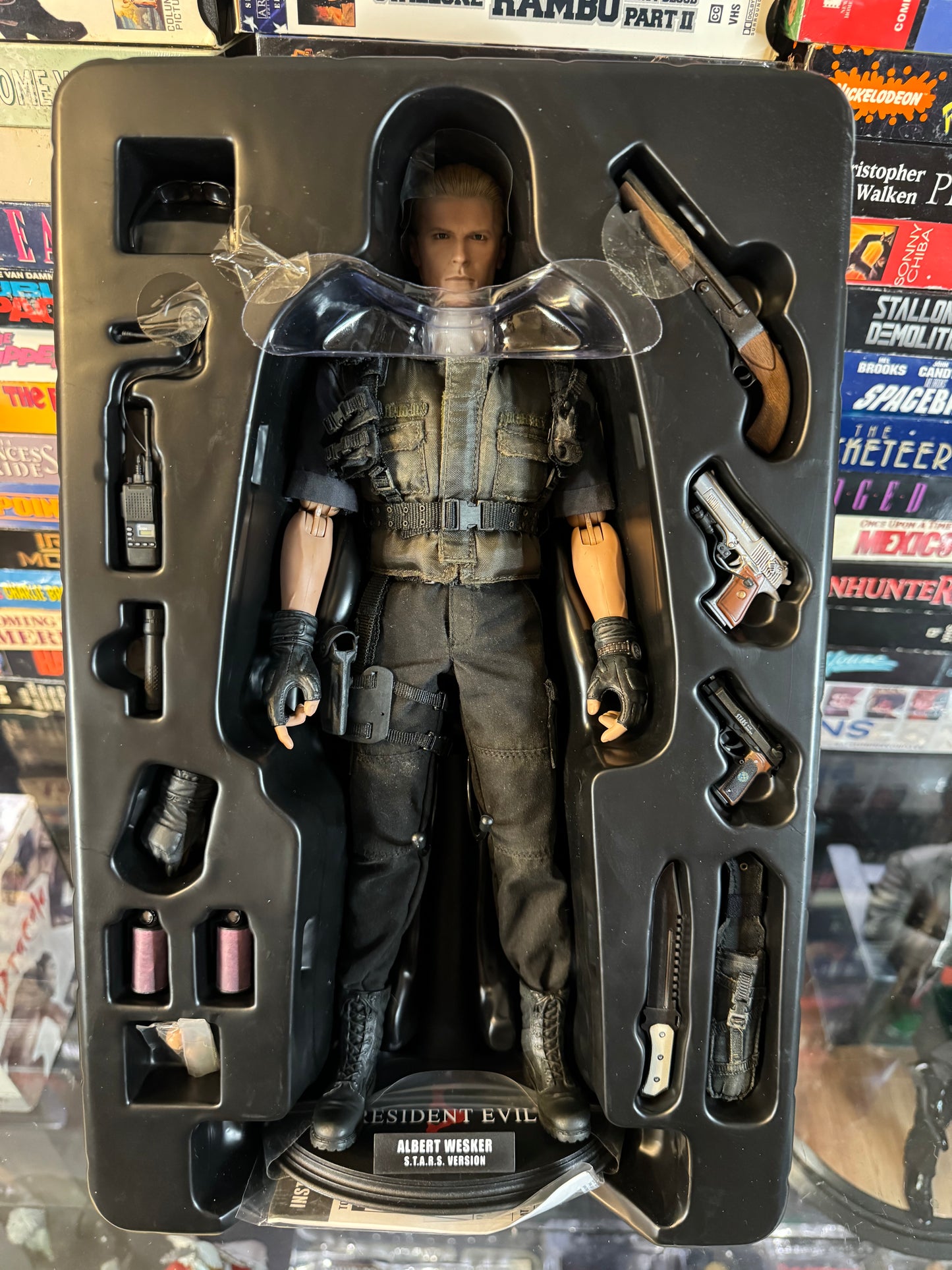 Hot Toys Resident Evil Albert Wesker S.T.A.R.S. Version 1/6 Collectible Figure