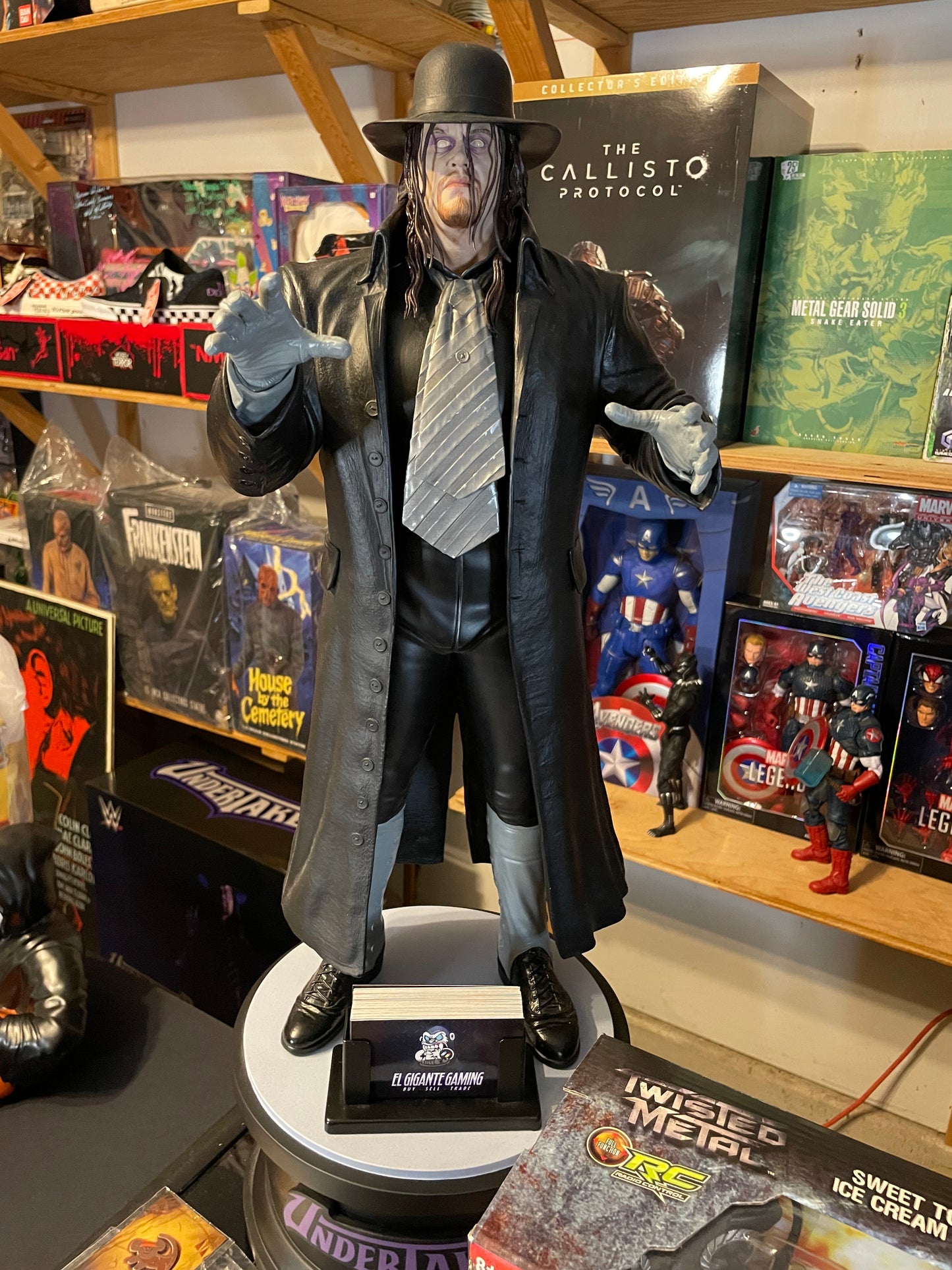 The Undertaker PCS Collectibles 1:4 Statue
