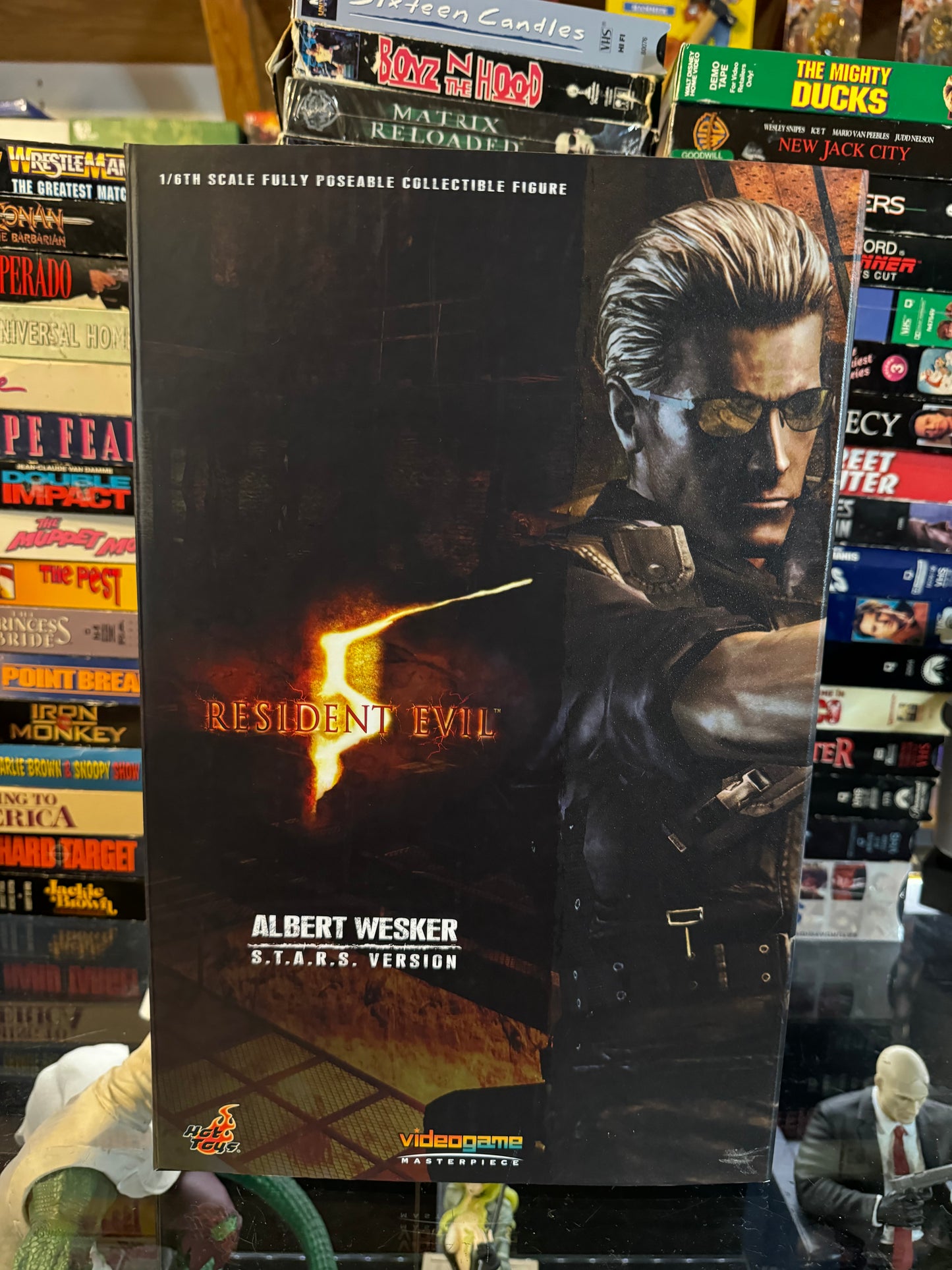 Hot Toys Resident Evil Albert Wesker S.T.A.R.S. Version 1/6 Collectible Figure