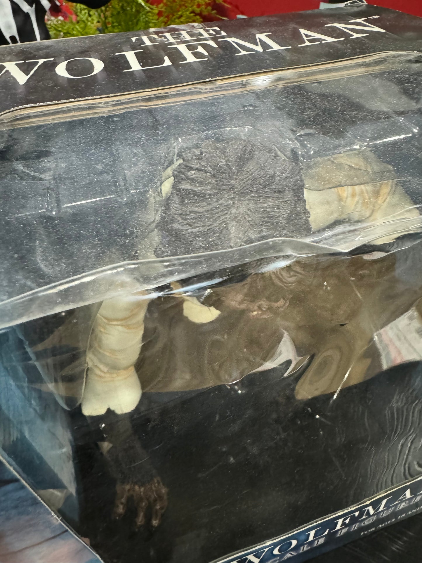 Mezco Toyz The Wolfman 9” Scale Figure