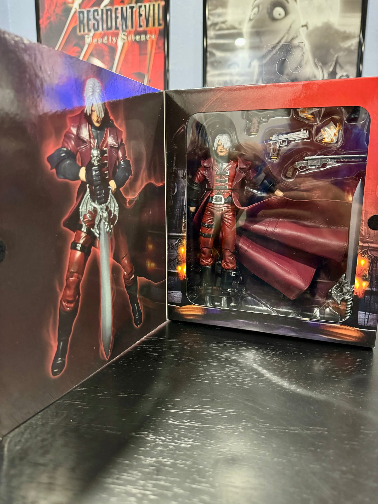 NECA Capcom Devil May Cry Ultimate Dante Action Figure