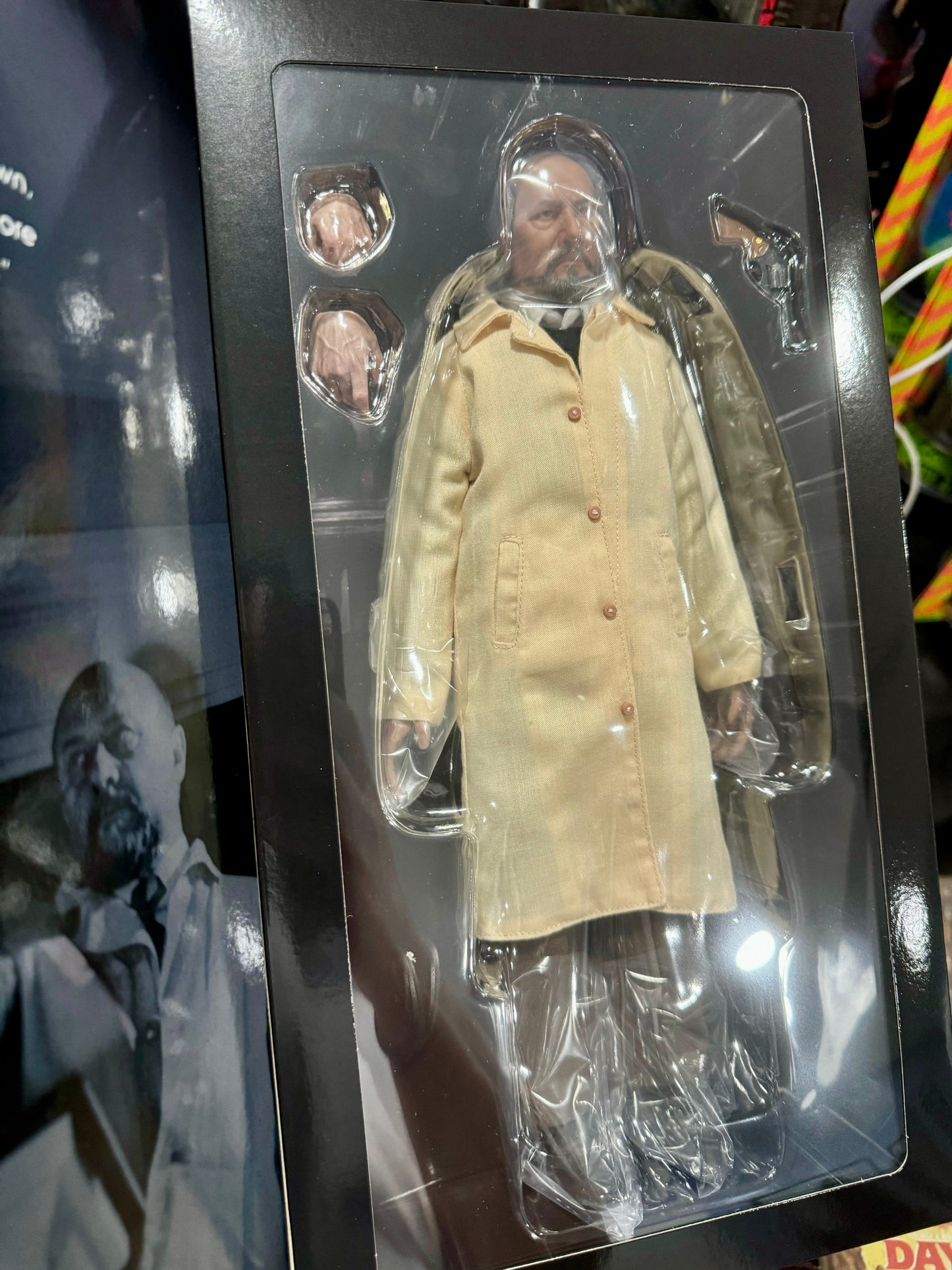 HALLOWEEN (1978) - DR.LOOMIS 1:6 SCALE FIGURE