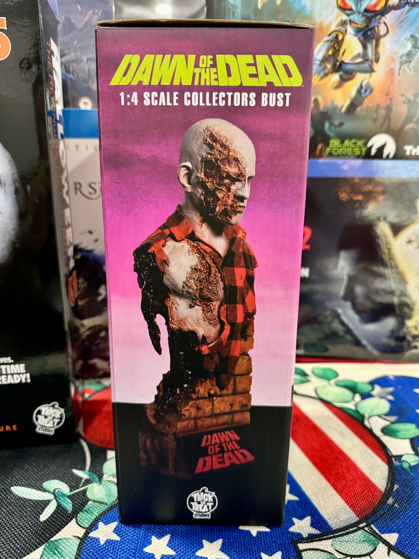 DAWN OF THE DEAD - AIRPORT ZOMBIE BUST