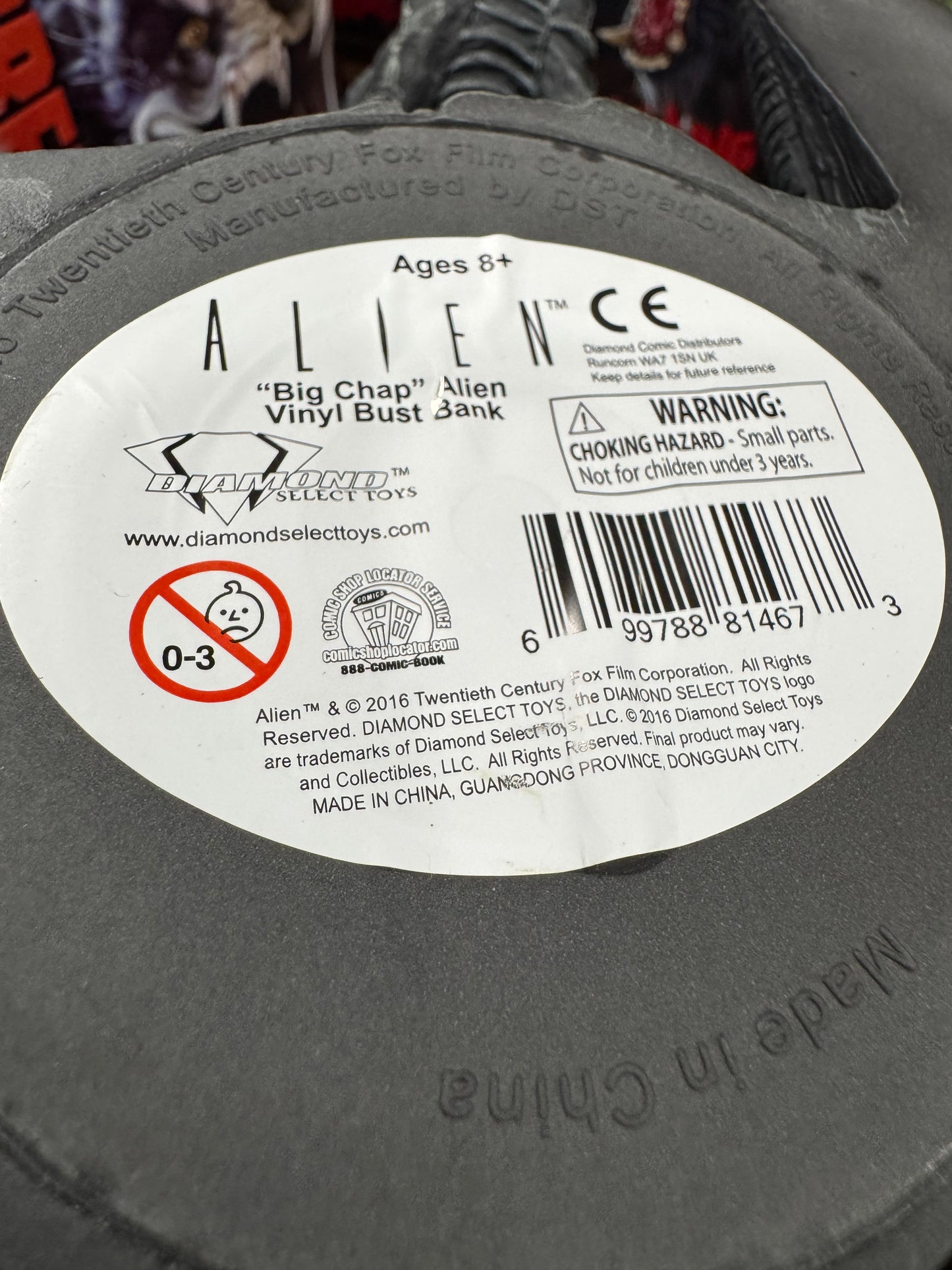 Diamond Select Big Chap Alien Vinyl Bust Bank