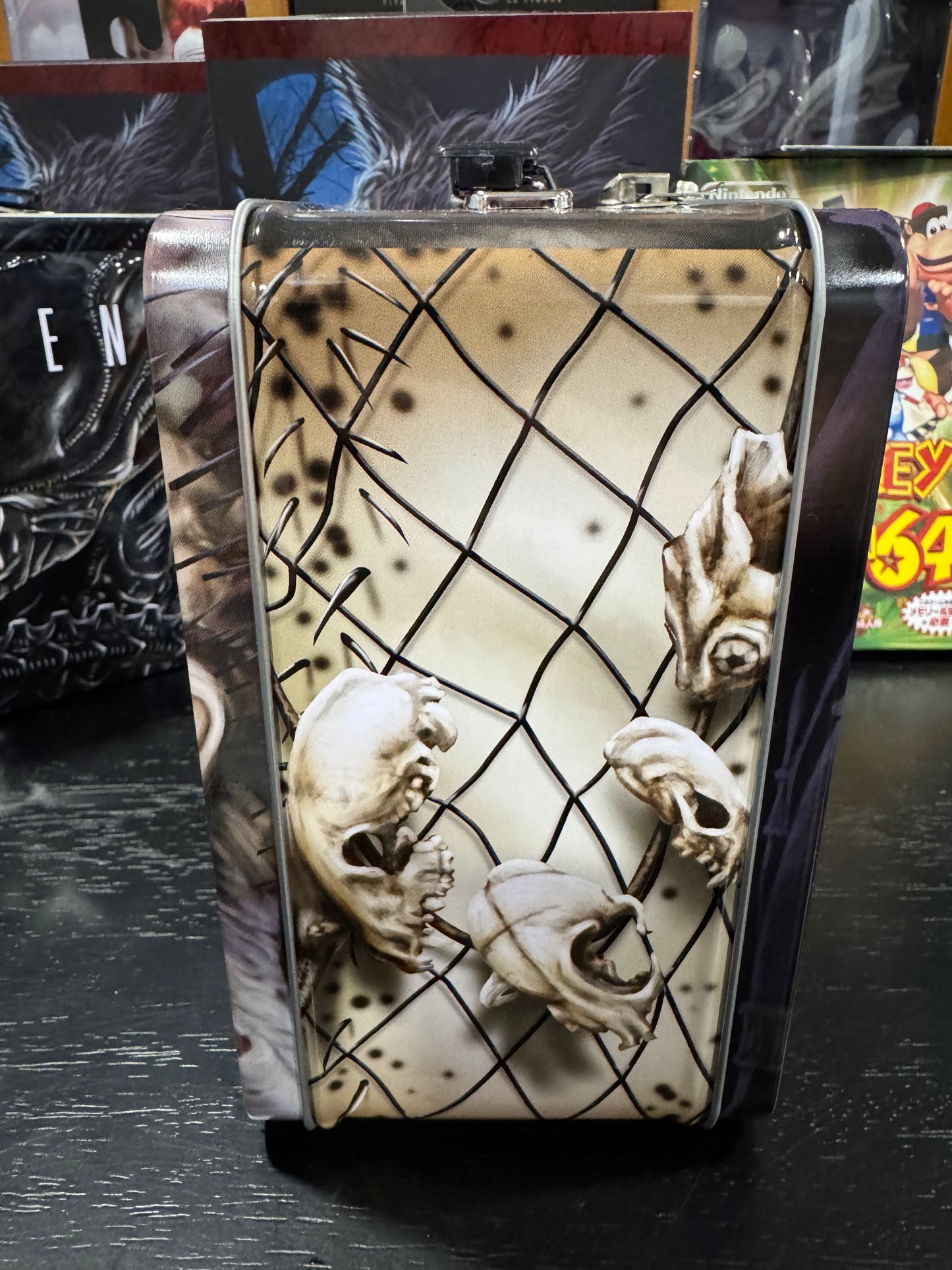 Diamond Select Predator Lunch Box
