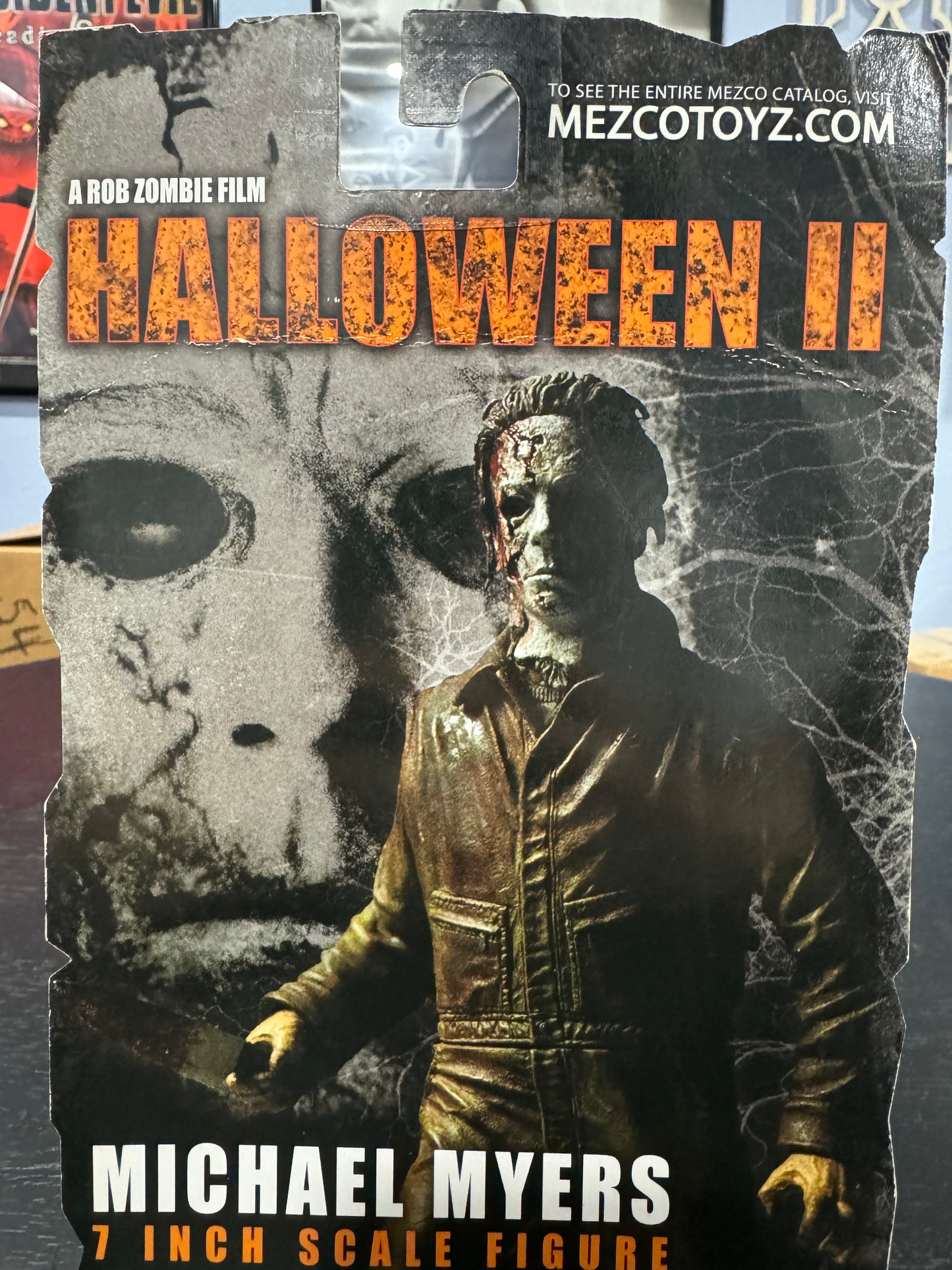 Mezco Toys - Rob Zombie's Halloween II Action Figure - MICHAEL MYERS