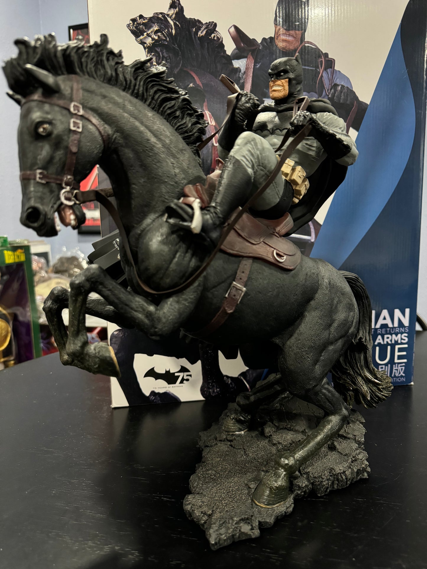 The Dark Knight Returns A Call to Arms Statue Year of The Horse 489/1000