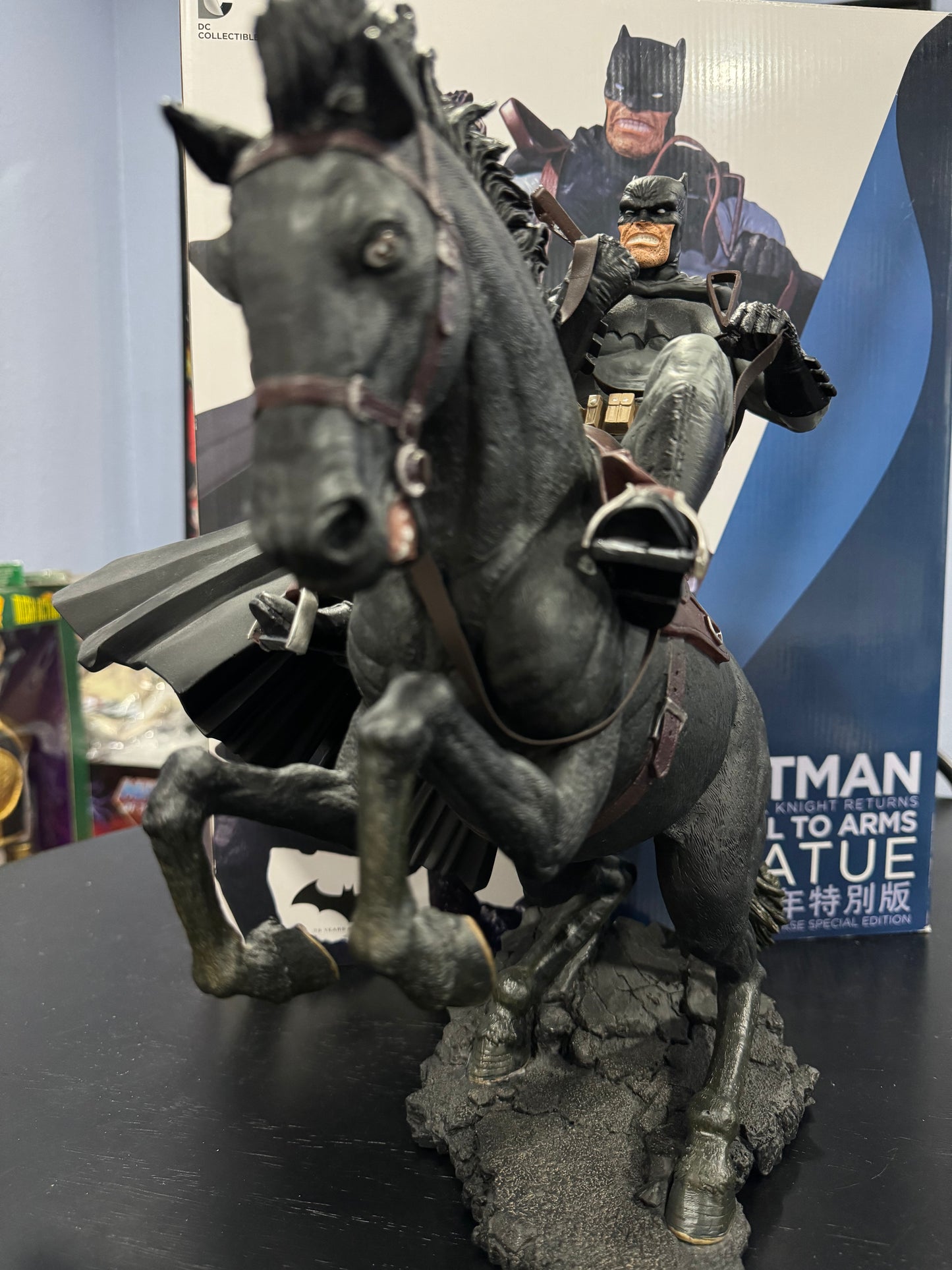 The Dark Knight Returns A Call to Arms Statue Year of The Horse 489/1000