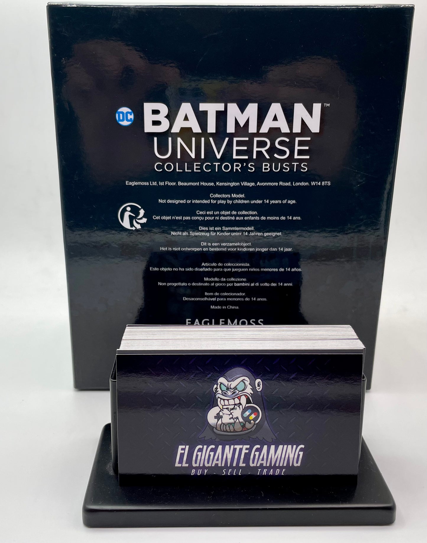 DC Batman Universe Collector’s Busts The Penguin with Comic