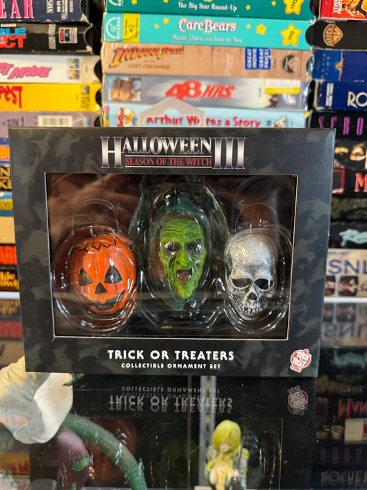 Holiday Horrors - Halloween III: Season of the Witch - Silver Shamrock Ornament 3 Pack