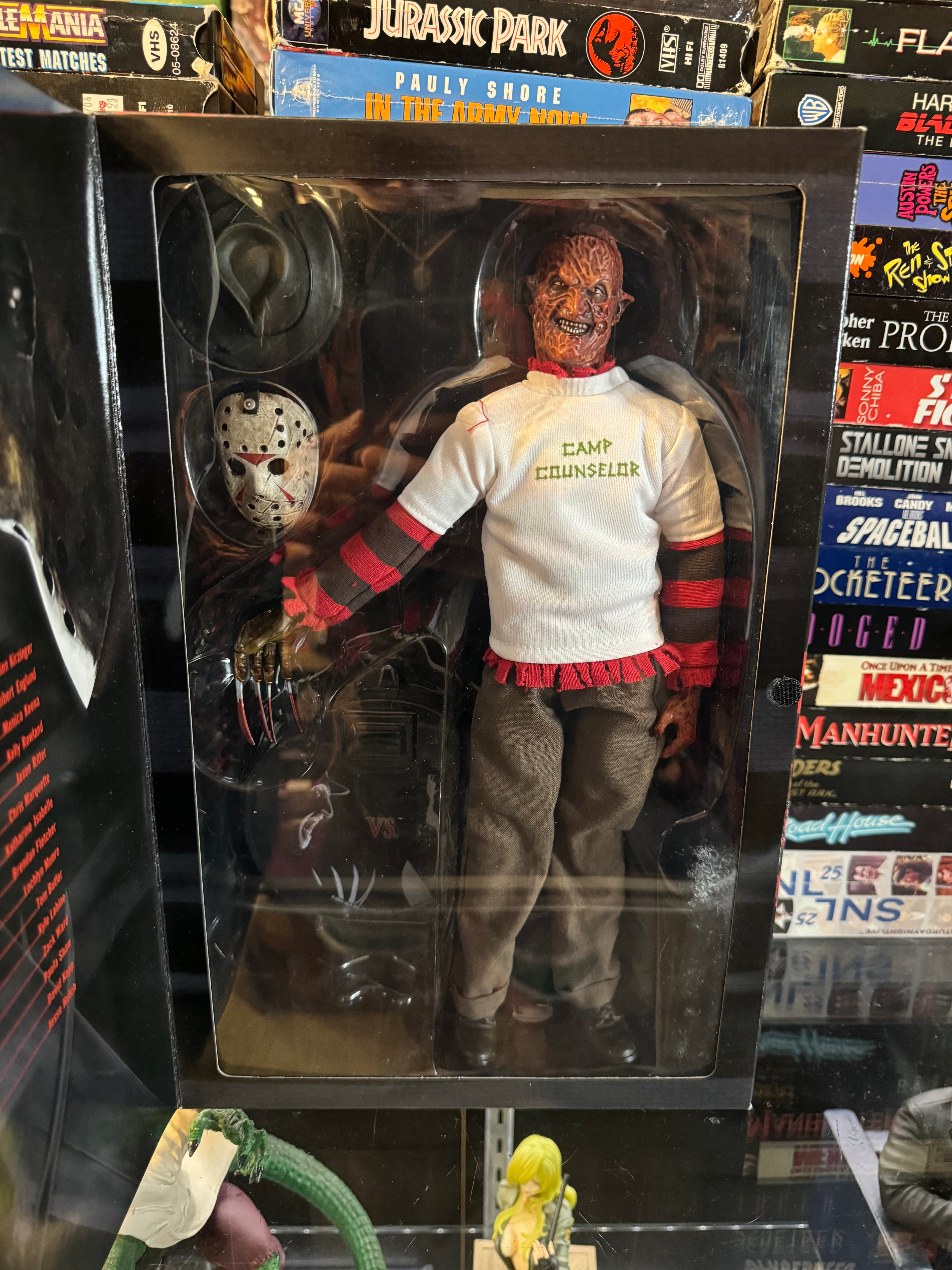 Freddy krueger best sale collectible figure