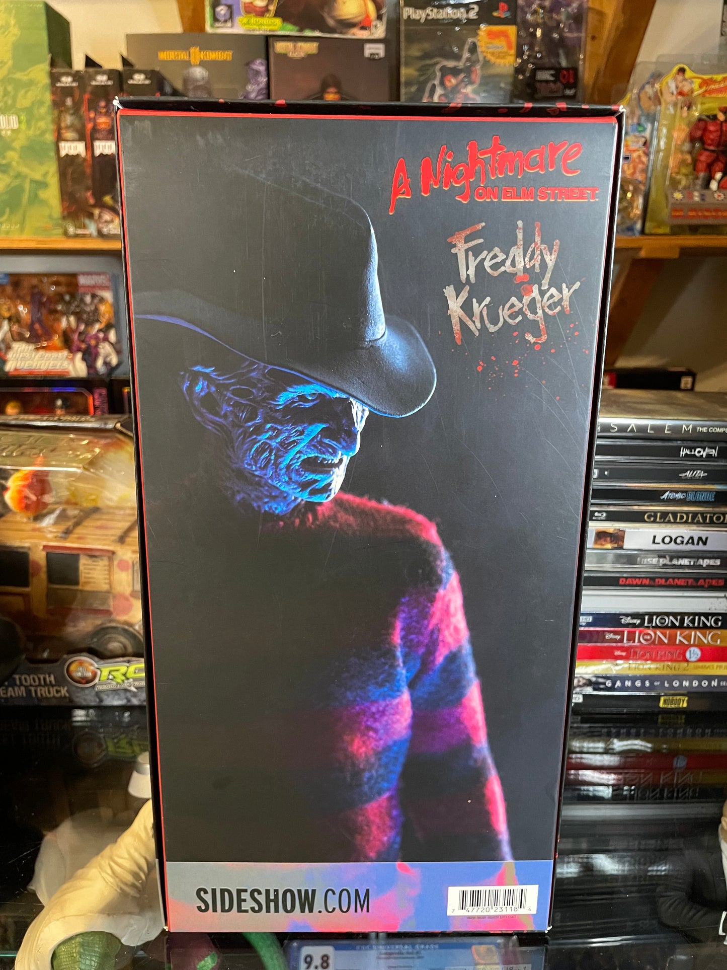 Sideshow A Nightmare on Elm Street Freddy Krueger Figure