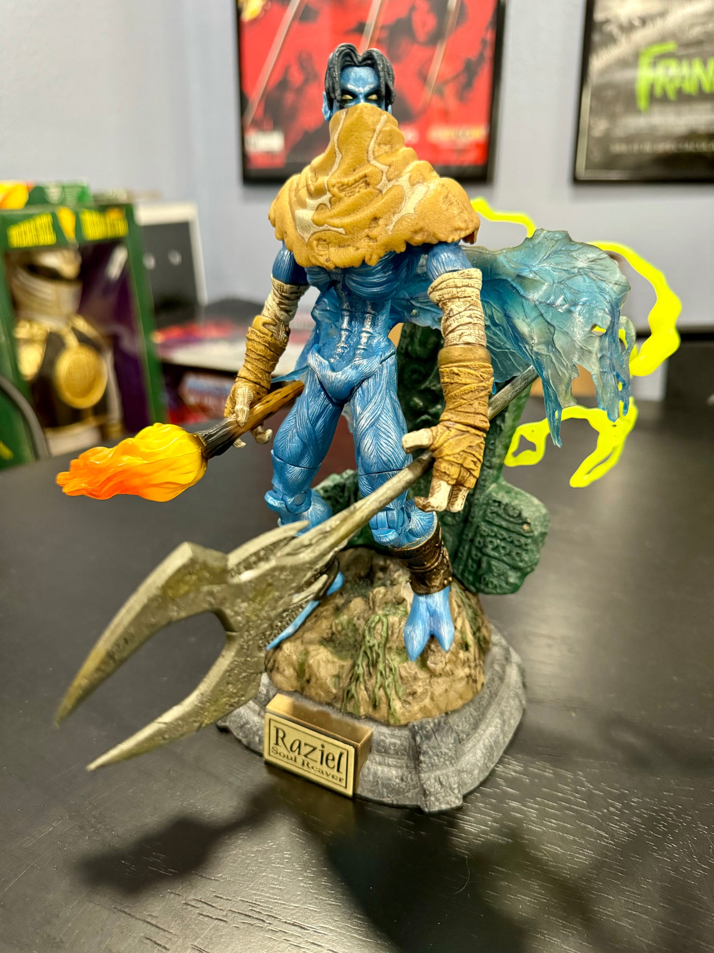 Soul Reaver Raziel Deluxe Figure Complete