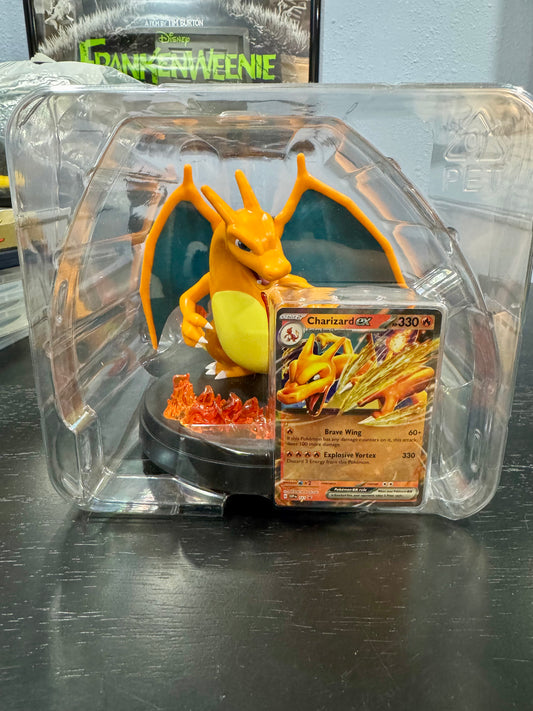 Charizard Super Premium Collection Statue & Promo Card