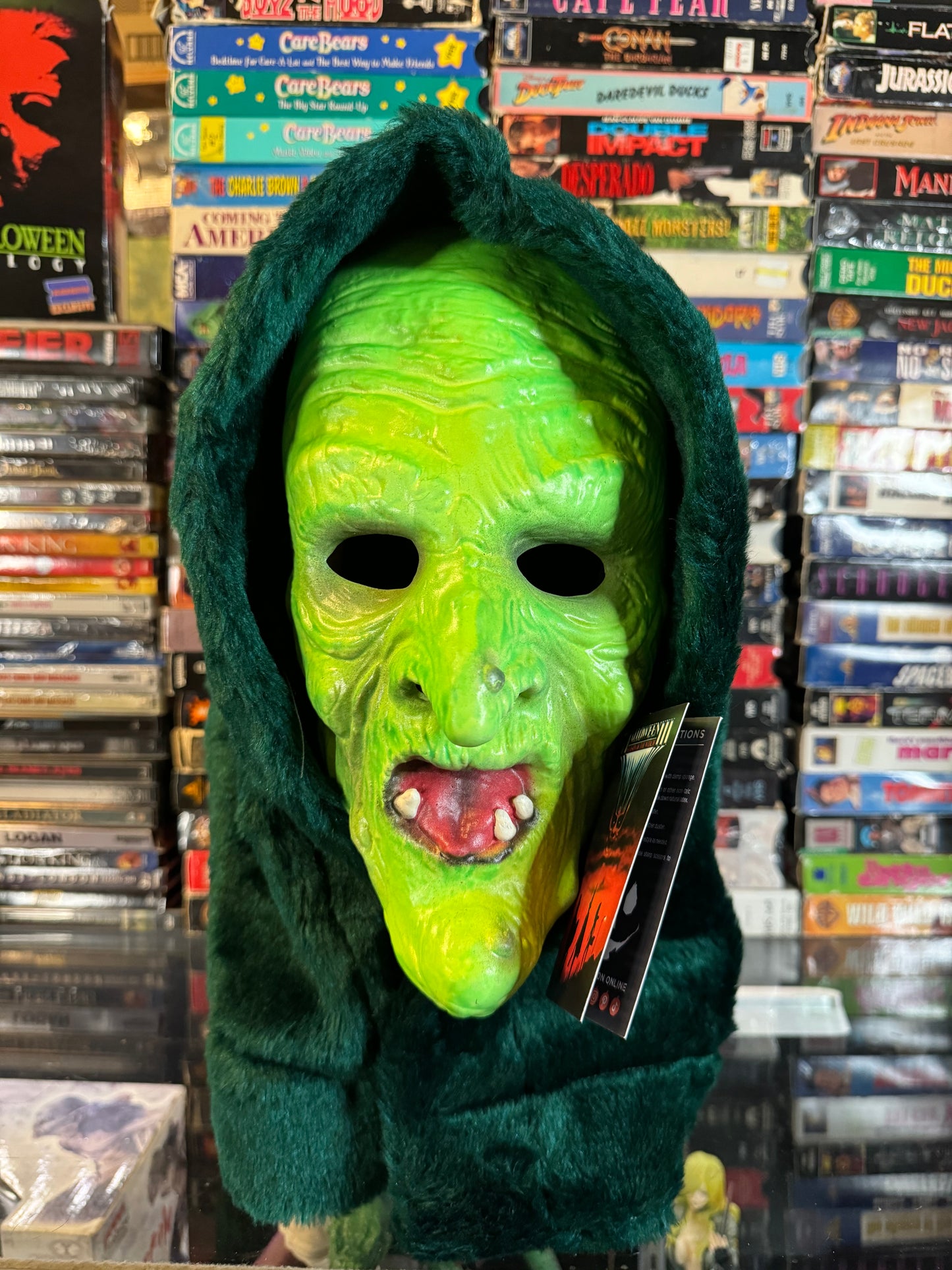 HALLOWEEN III SEASON OF THE WITCH - GLOW IN THE DARK WITCH MASK