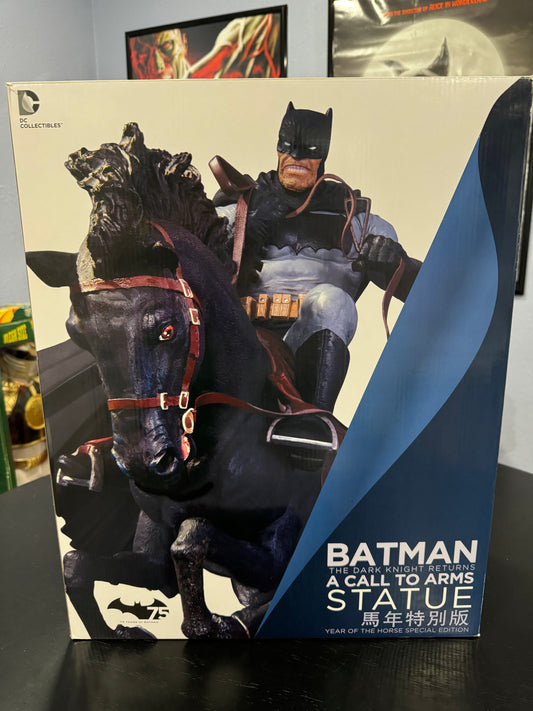 The Dark Knight Returns A Call to Arms Statue Year of The Horse 489/1000