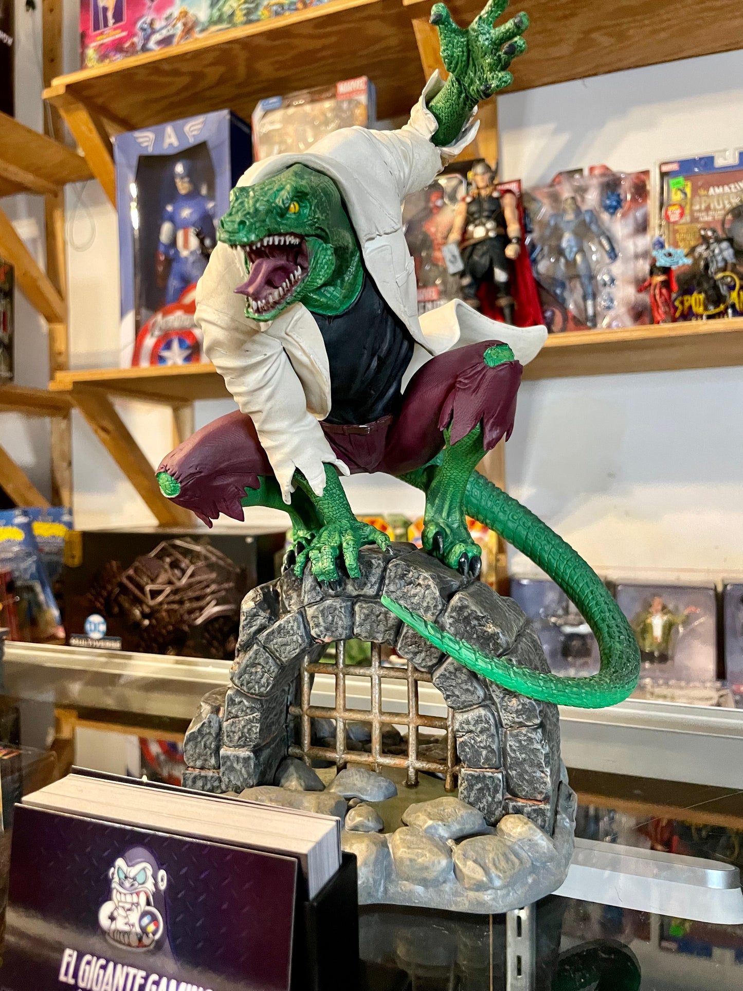 Marvel Premier Collection The Lizard 12-Inch Statue